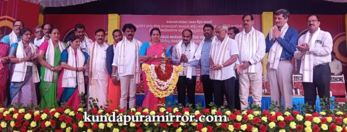 Pratibha karanji 2_wm