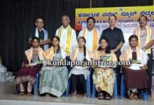 ಮೊಳಹಳ್ಳಿ ದಿನೇಶ್ ಹೆಗ್ಡೆ ಜಯರತ್ನ ಟ್ರಸ್ಟ್ ವತಿಯಿಂದ ರಾಜ್ಯಮಟ್ಟದ ಪ್ರತಿಭಾವಂತ ವಿದ್ಯಾರ್ಥಿಗಳಿಗೆ ಪ್ರತಿಭಾ ಪುರಸ್ಕಾರ, ಕ್ರೀಡಾಪಟುಗಳಿಗೆ ಗೌರವ ಸನ್ಮಾನ, ವಿದ್ಯಾರ್ಥಿವೇತನ ಹಾಗೂ ಉಚಿತ ನೋಟ್ ಪುಸ್ತಕ ವಿತರಣೆ